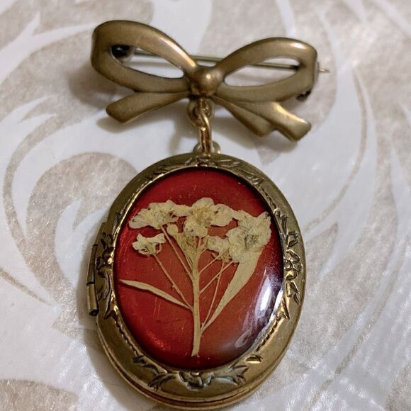 Antique Hanging Bow Locket Brooch Pin w/ Pressed Flower 1.5” Gorgeous - Picture 6 of 6